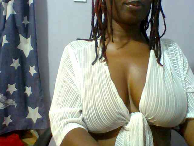 Sweet-petite webcam