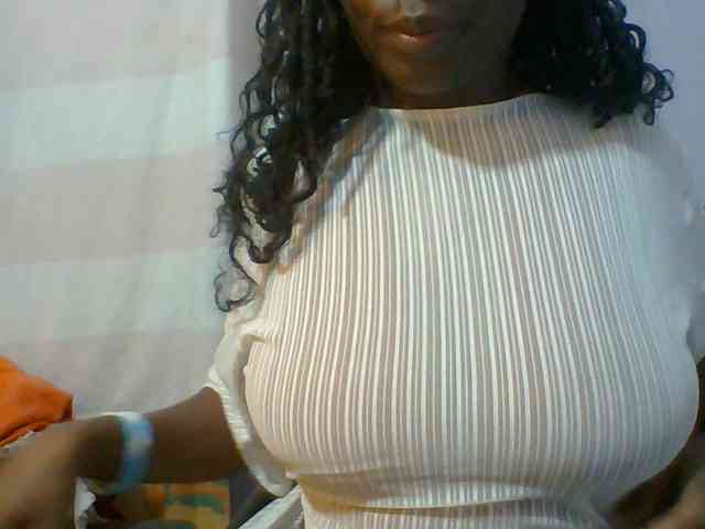 Sweet-petite webcam