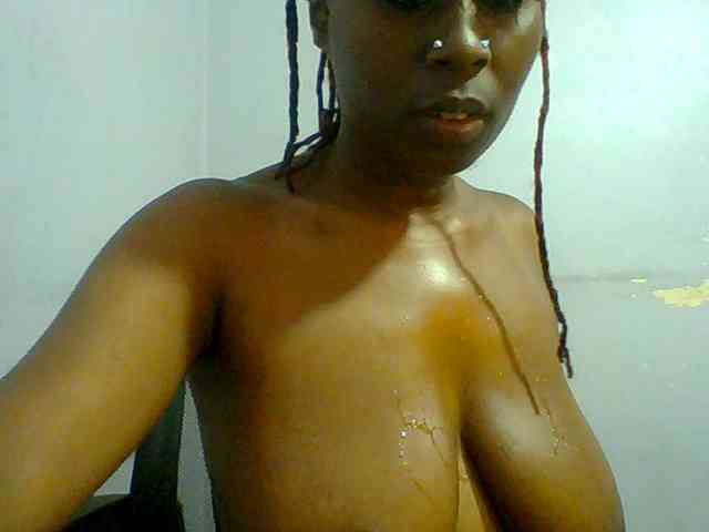 Sweet-petite webcam