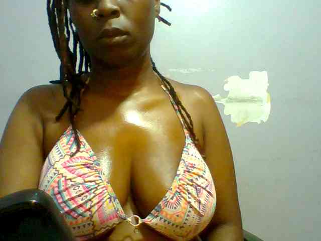Sweet-petite webcam