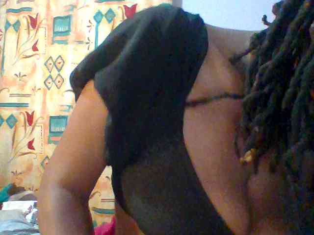 Sweet-petite webcam
