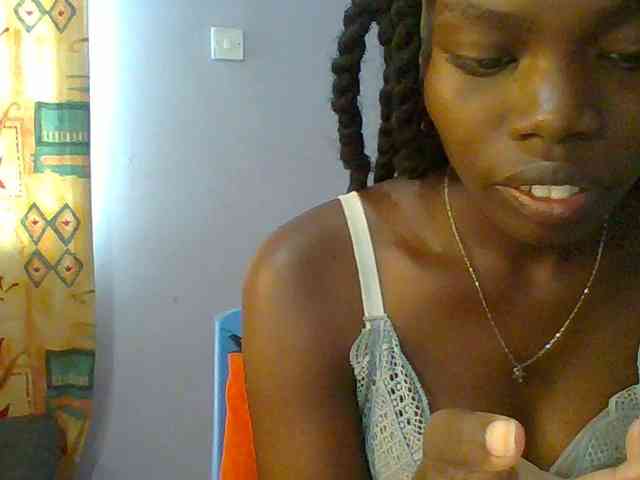 Sweet-petite webcam