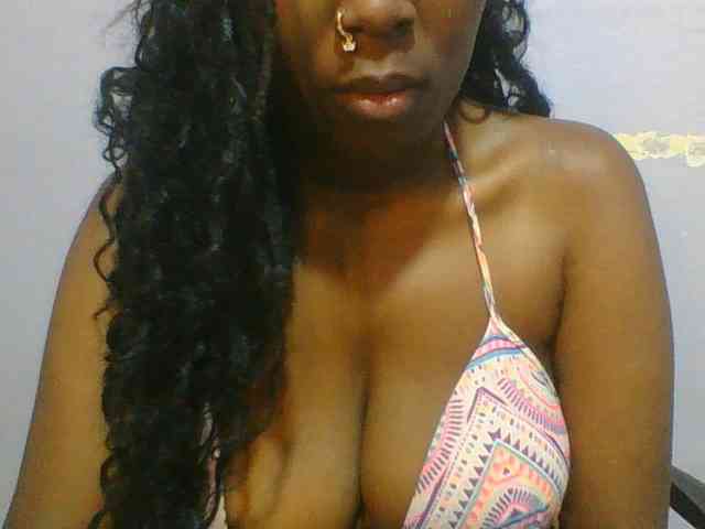 Sweet-petite webcam
