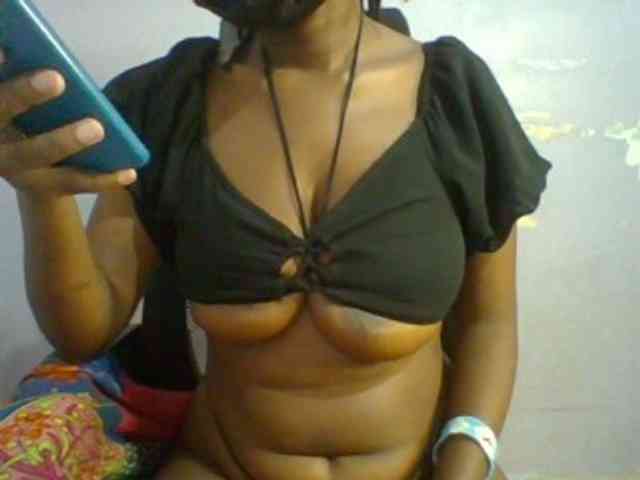 Sweet-petite webcam