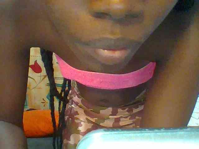 Sweet-petite webcam