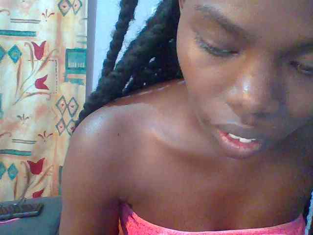 Sweet-petite webcam