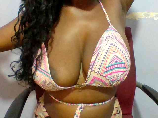 Sweet-petite webcam