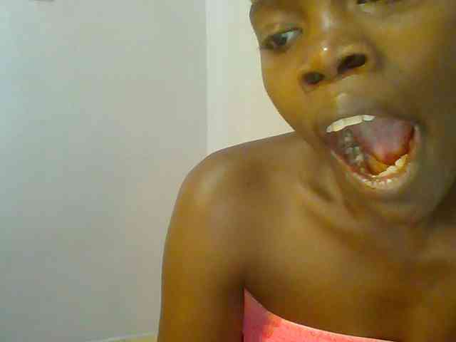 Sweet-petite webcam
