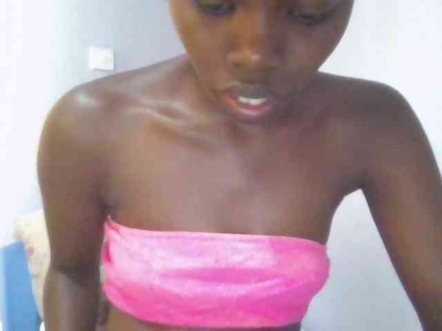 Sweet-petite webcam