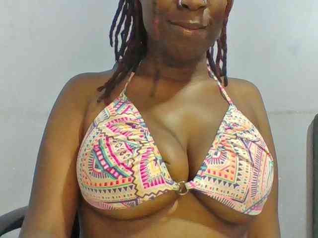 Sweet-petite webcam