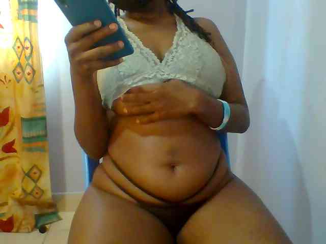 Sweet-petite webcam
