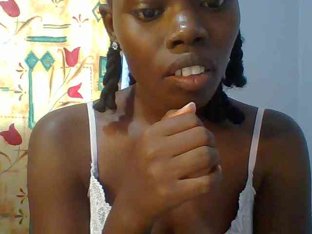 Sweet-petite webcam