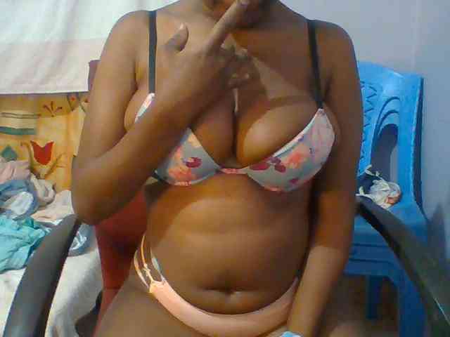 Sweet-petite webcam