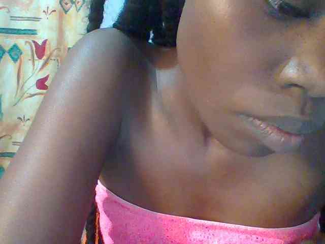 Sweet-petite webcam