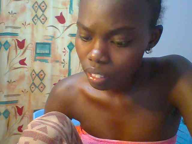 Sweet-petite webcam