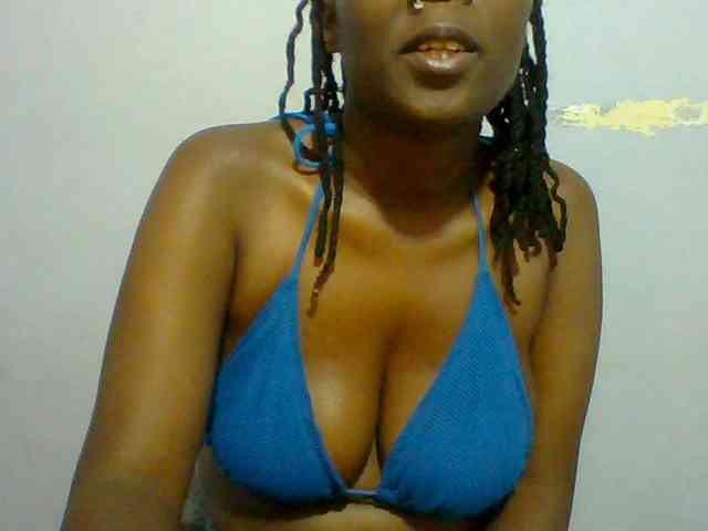 Sweet-petite webcam