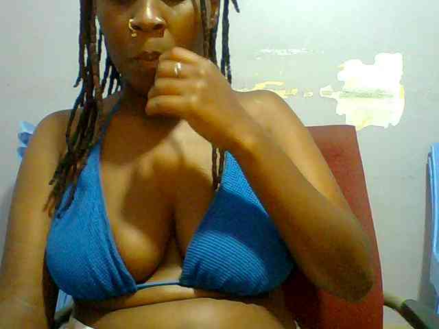 Sweet-petite webcam