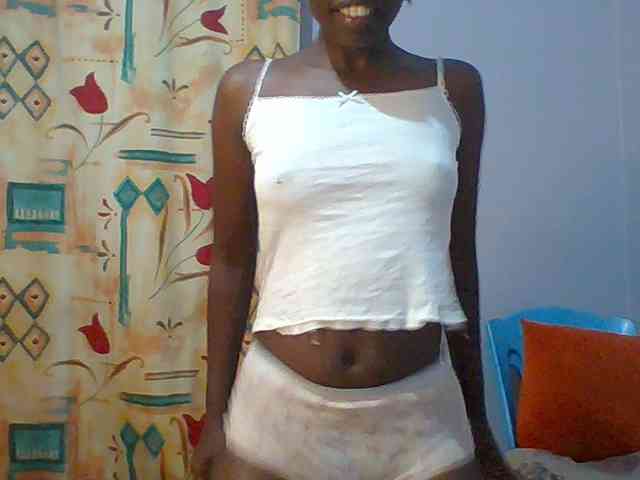 Sweet-petite webcam