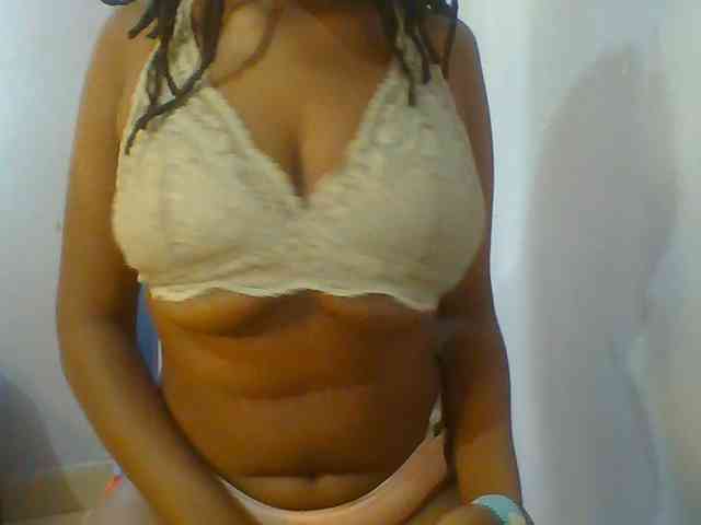 Sweet-petite webcam