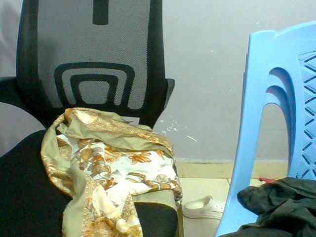 Sweet-petite webcam