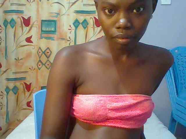 Sweet-petite webcam