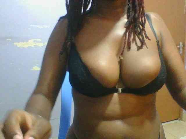 Sweet-petite webcam