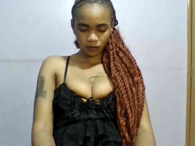Sweet-petite webcam