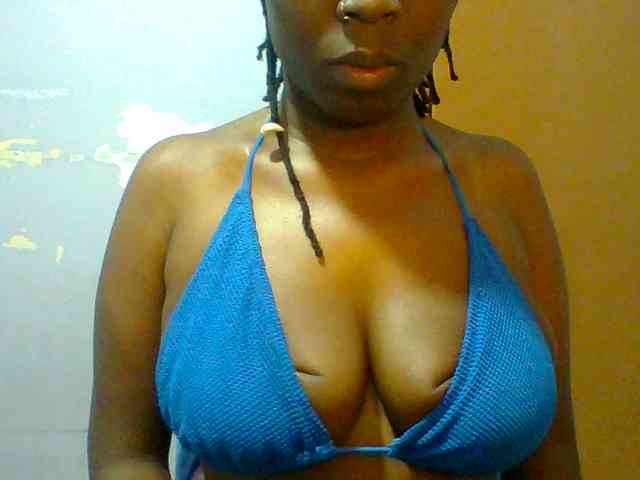 Sweet-petite webcam