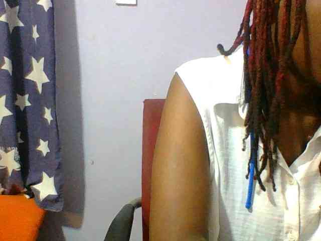 Sweet-petite webcam