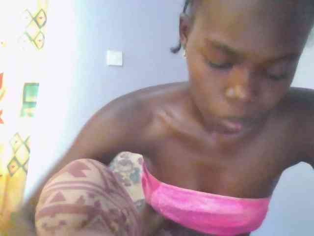 Sweet-petite webcam