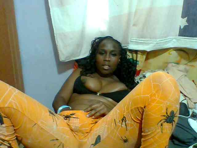 Sweet-petite webcam