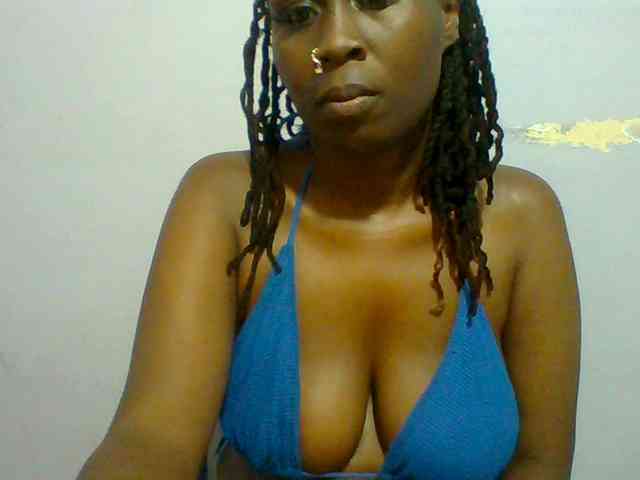 Sweet-petite webcam