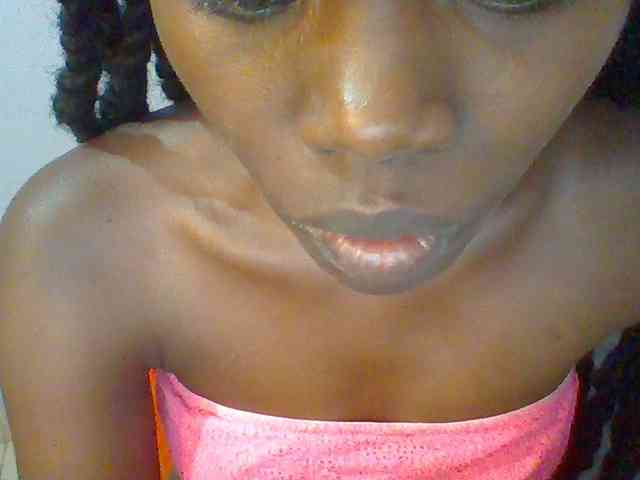 Sweet-petite webcam