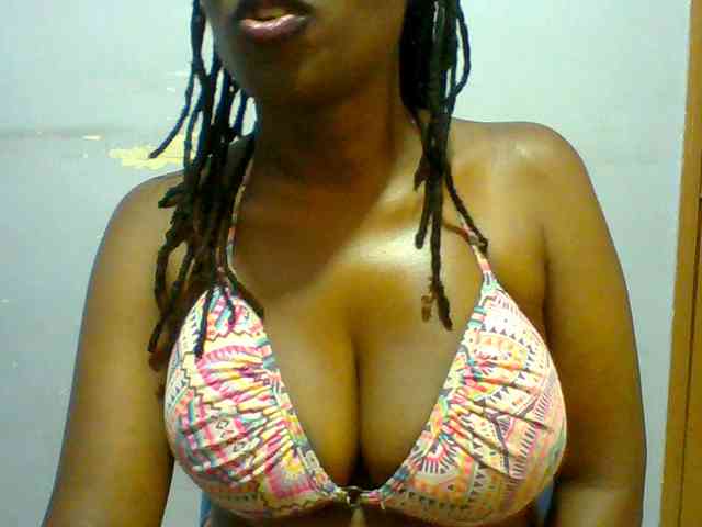 Sweet-petite Live Webcam on BongaCams