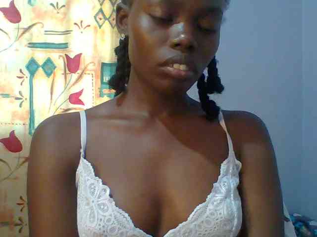 Sweet-petite webcam