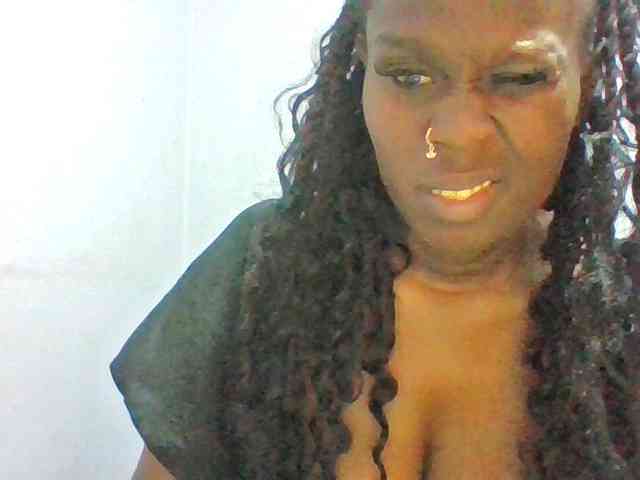 Sweet-petite webcam