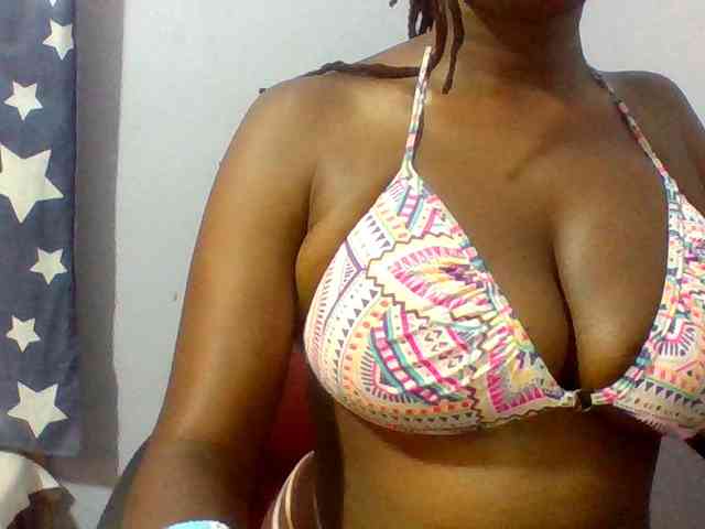 Sweet-petite Sweet-petite