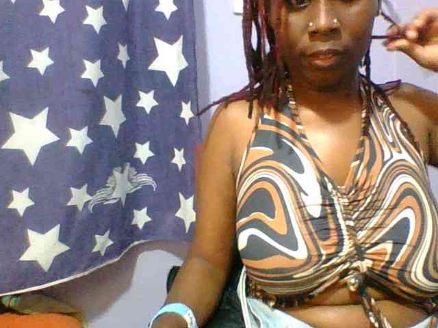 Sweet-petite webcam