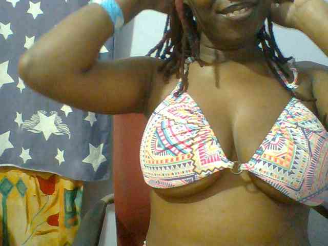 Sweet-petite webcam