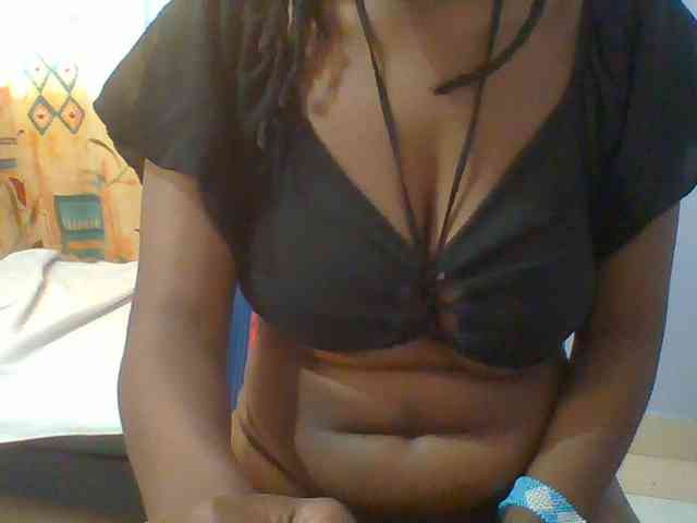 Sweet-petite webcam