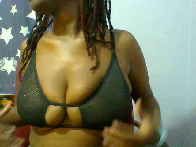 Sweet-petite webcam
