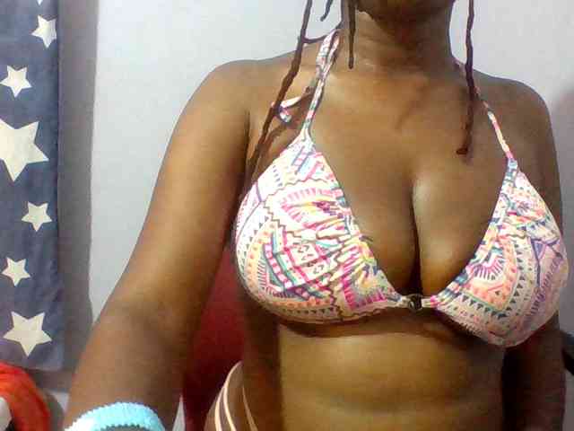 Sweet-petite Sweet-petite