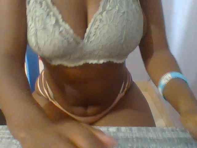Sweet-petite webcam