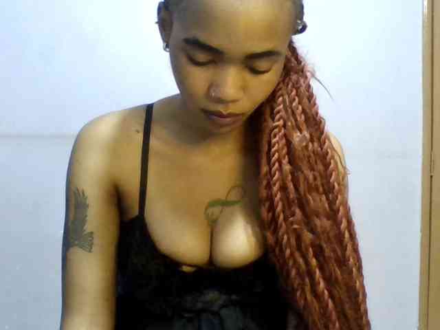 Sweet-petite webcam