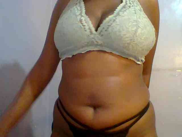 Sweet-petite webcam
