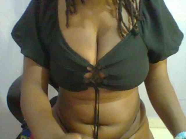 Sweet-petite webcam