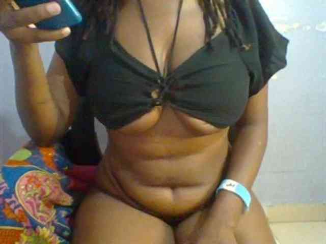 Sweet-petite webcam