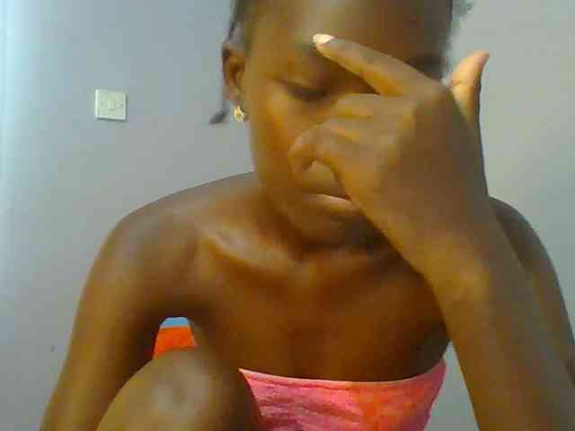 Sweet-petite webcam
