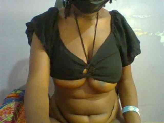 Sweet-petite webcam