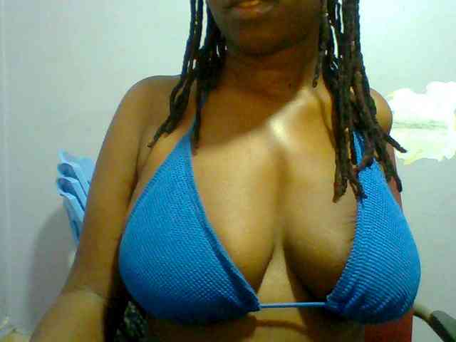 Sweet-petite Sweet-petite